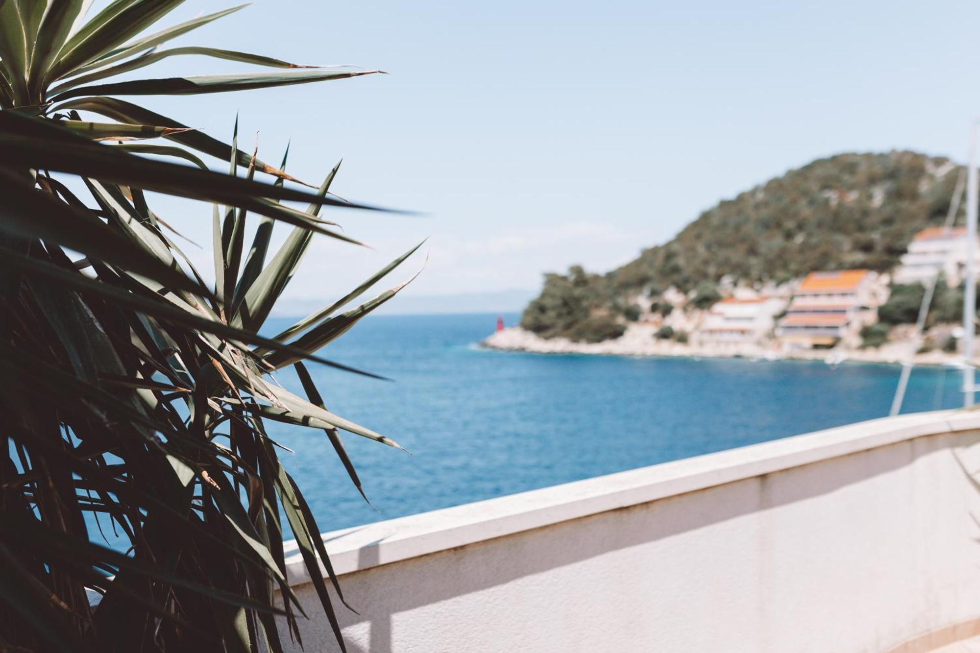 Accommodation Triton Lastovo Экстерьер фото